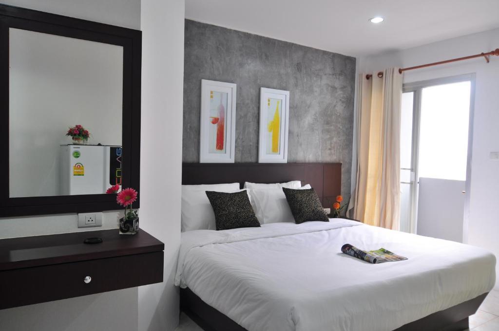 Islanda Boutique Hotel Patong Extérieur photo