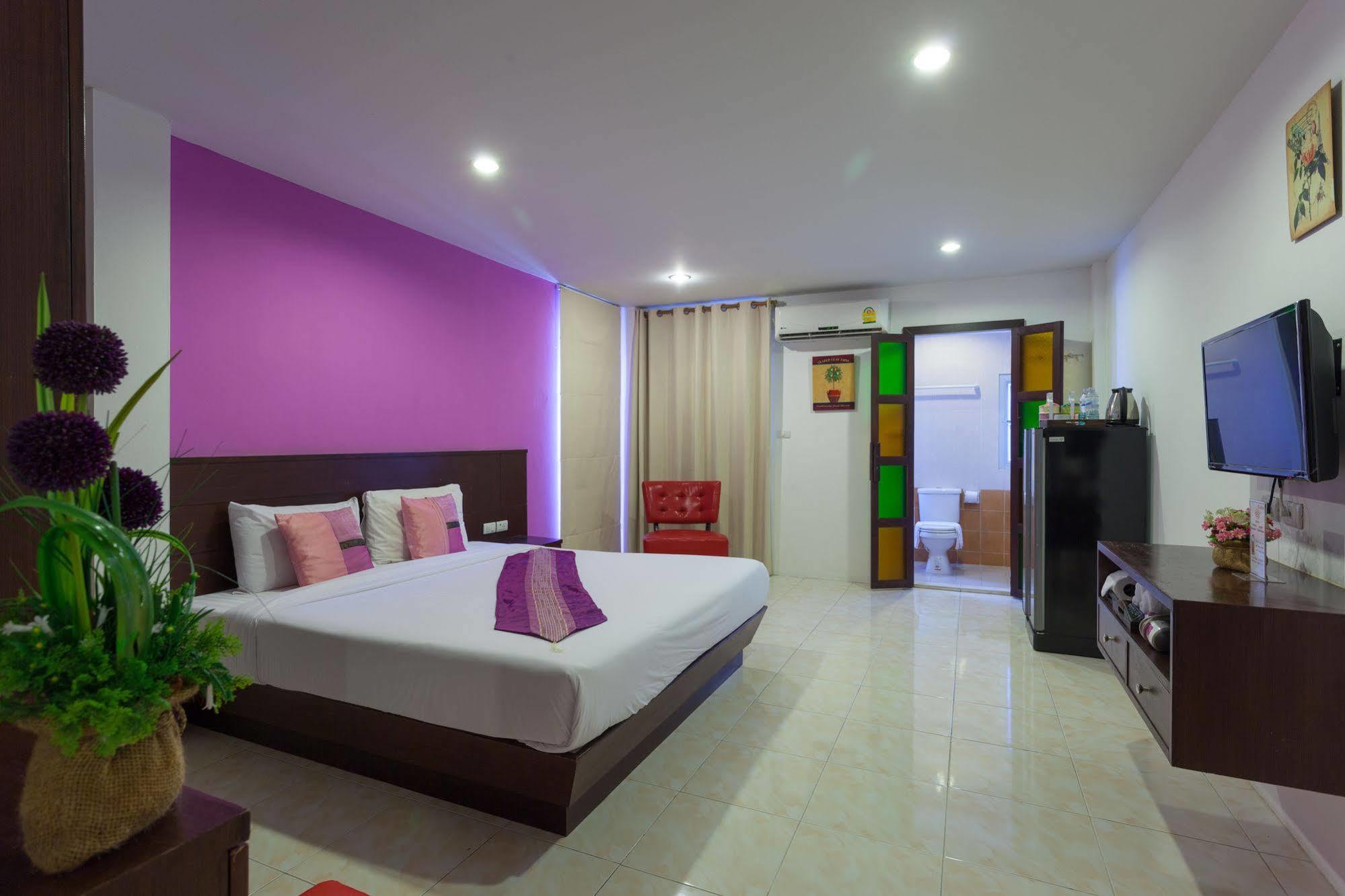 Islanda Boutique Hotel Patong Extérieur photo