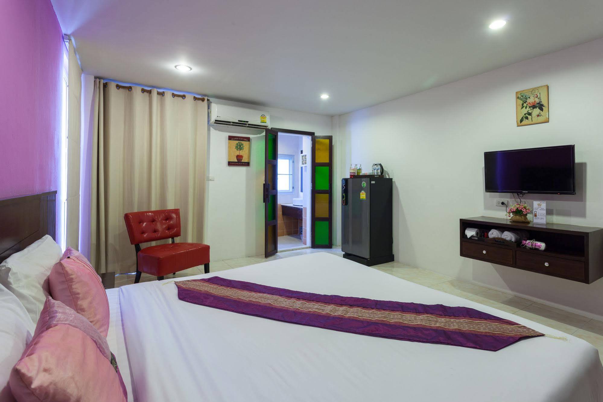 Islanda Boutique Hotel Patong Extérieur photo