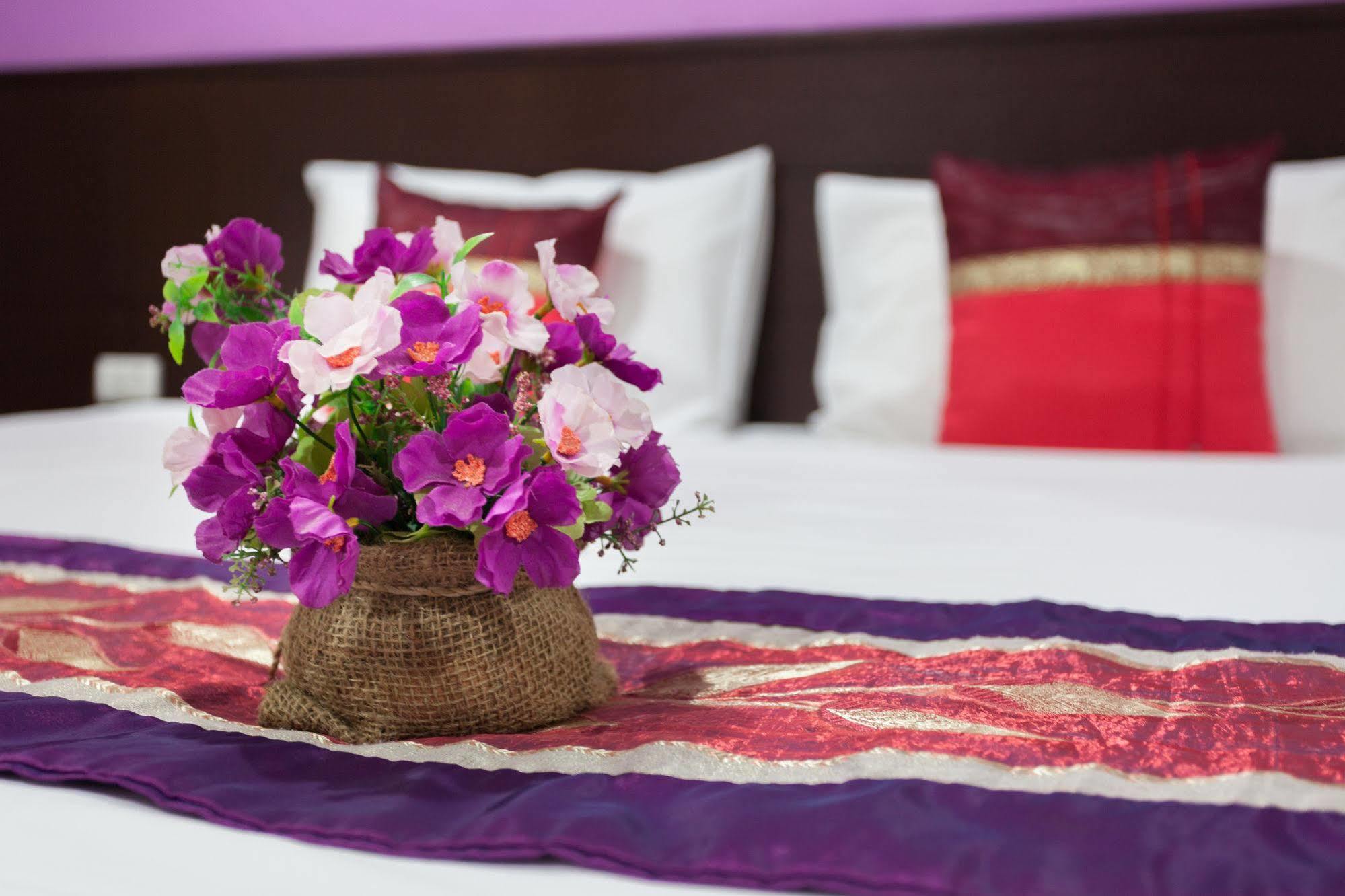 Islanda Boutique Hotel Patong Extérieur photo